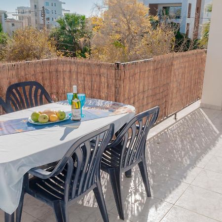 Cozy 1 Bedroom Apartment In Walking Distance To The Municipal Beach Paphos Luaran gambar
