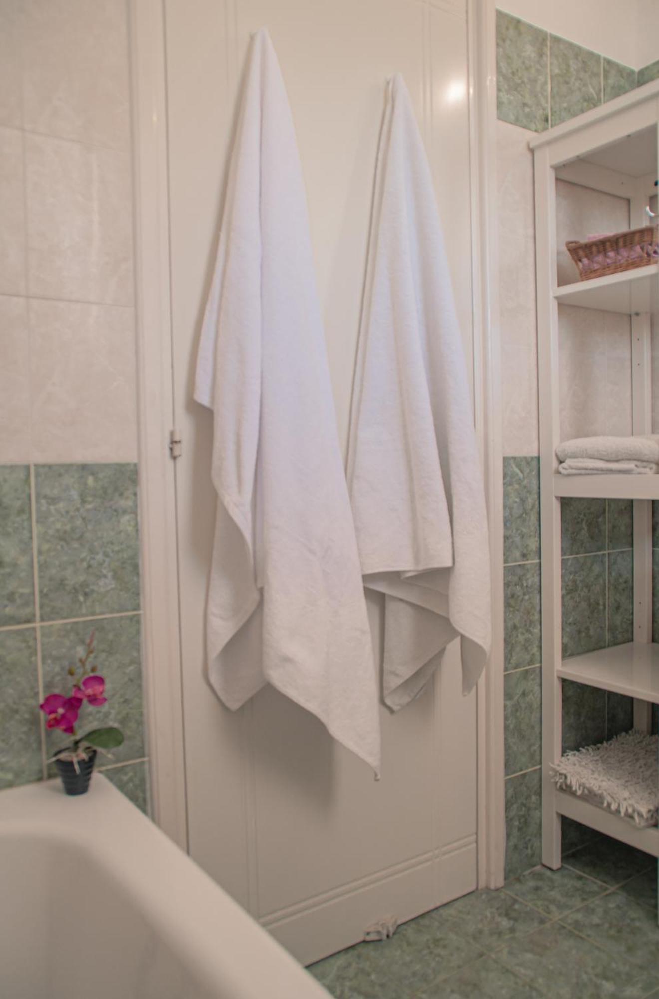 Cozy 1 Bedroom Apartment In Walking Distance To The Municipal Beach Paphos Luaran gambar