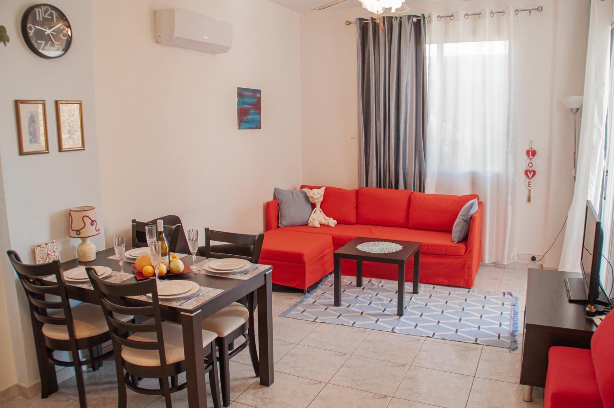 Cozy 1 Bedroom Apartment In Walking Distance To The Municipal Beach Paphos Luaran gambar
